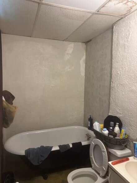 More Photos Of 1447 W Delaware Ave, Toledo Apartments For Sale