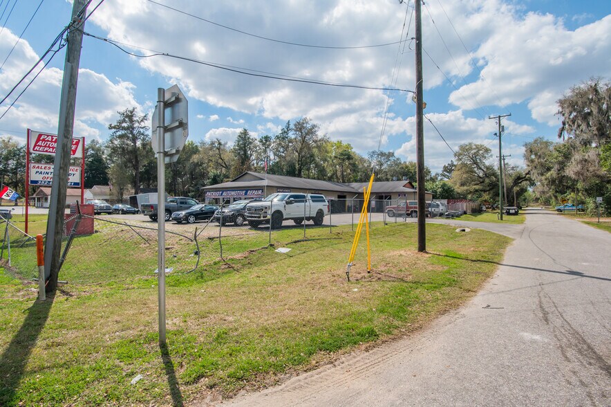 More Photos Of 982 E Hartshorn Ln, Holder Auto Repair For Sale