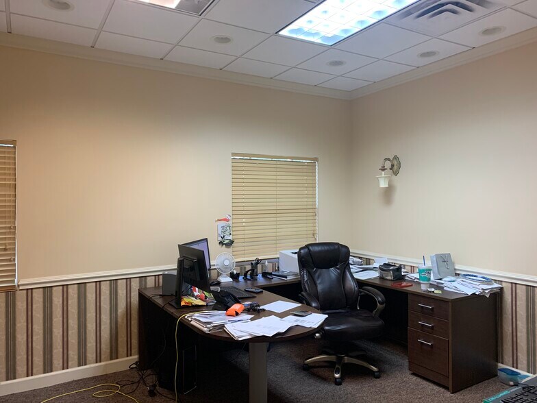 More Photos Of 10050 NW 1st Ct, Plantation Office For Sale