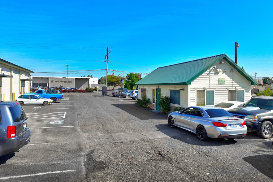 More Photos Of 112 W Washington Ave, Yakima Warehouse For Sale