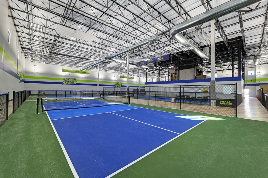 More Photos Of 900 North Ave, Plainfield Warehouse For Lease