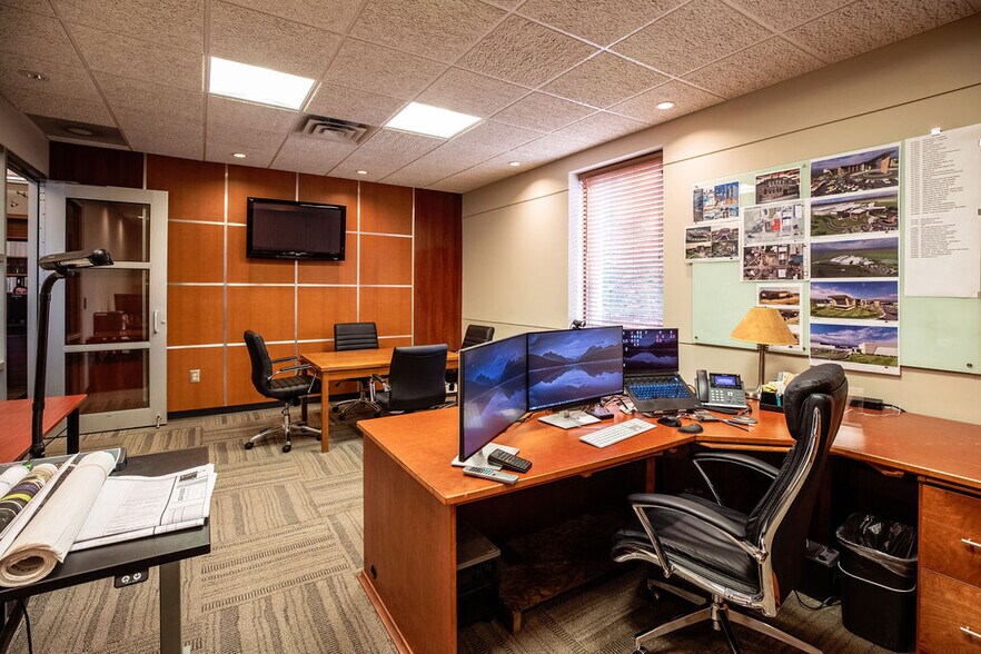 More Photos Of 410 Bradford St, Gainesville Office For Sale