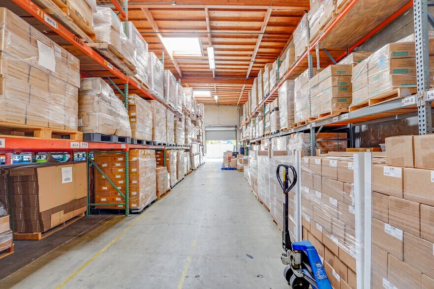 More Photos Of 1849 Diamond St, San Marcos Warehouse For Lease