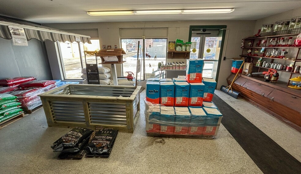 More Photos Of 407 2nd Ave NW, Rochester Light Distribution For Lease