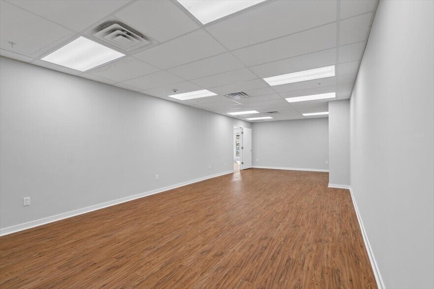 More Photos Of 34 Oakwood Ave, Norwalk Apartments For Lease