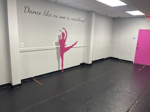 More Photos Of 10 Squirrelwood Rd, Woodland Park Warehouse For Lease