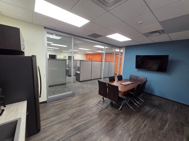 More Photos Of 34673 Bennett Dr, Fraser Serviced Offices For Sale