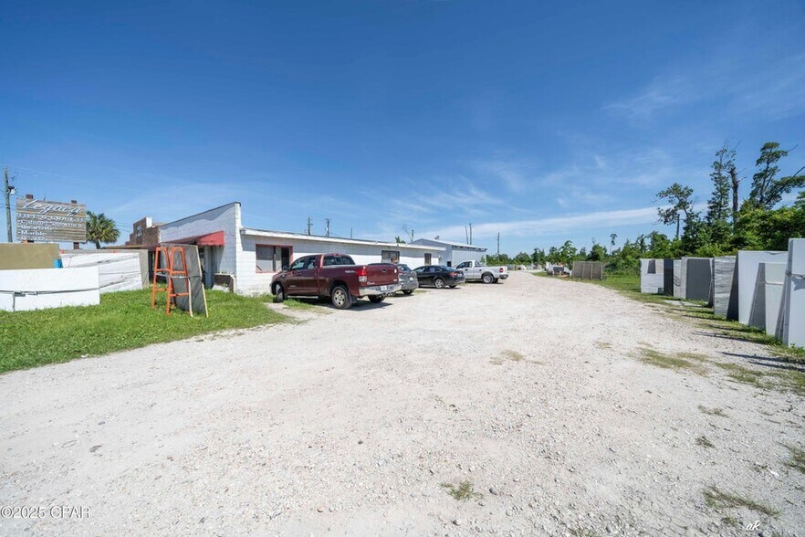More Photos Of 2515 E 15th St, Panama City Freestanding For Sale