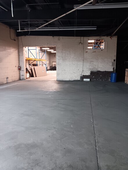 More Photos Of 501 W 11th St, Panama City Light Manufacturing For Lease