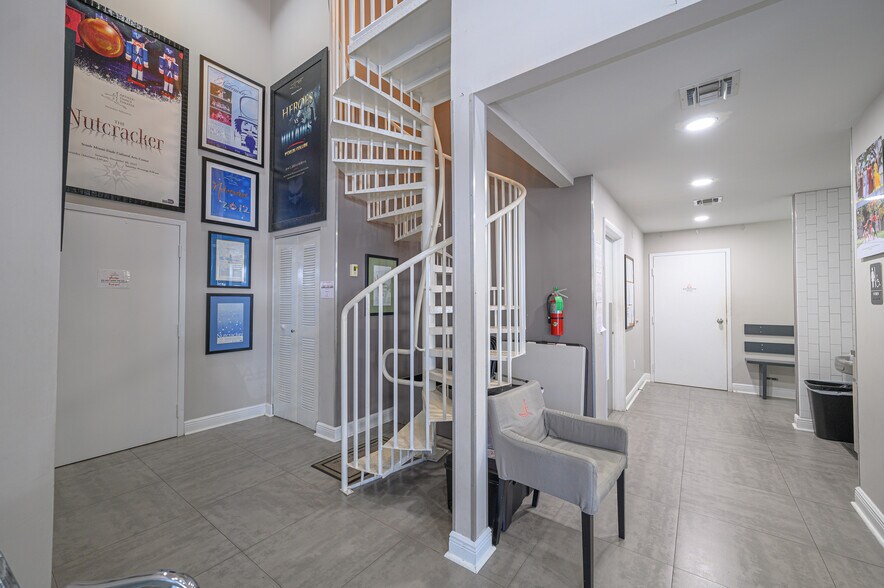More Photos Of 10181 NW 58th St, Miami Warehouse For Lease