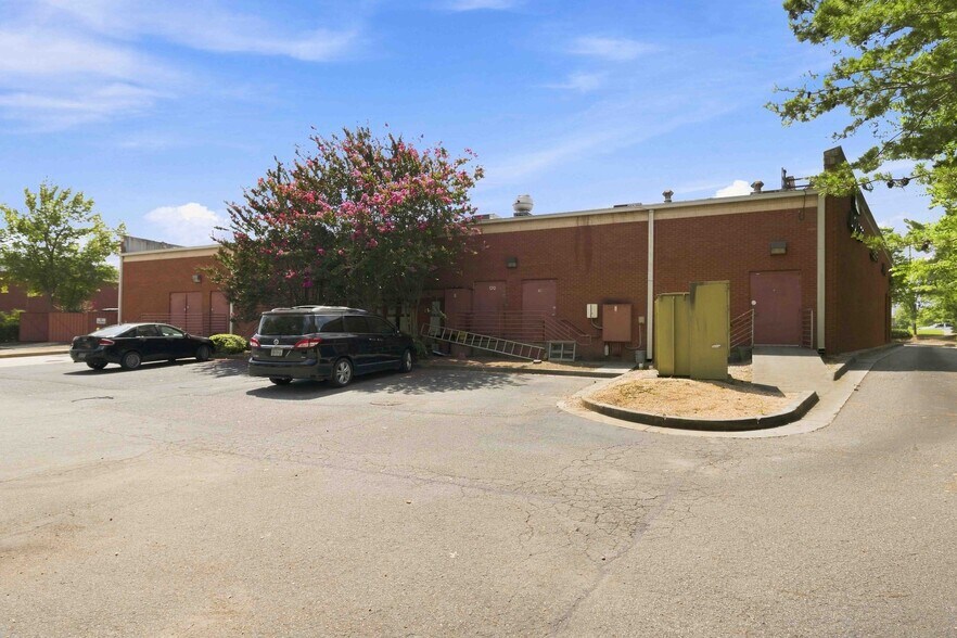 More Photos Of 12872 State Highway 9, Alpharetta Storefront For Lease