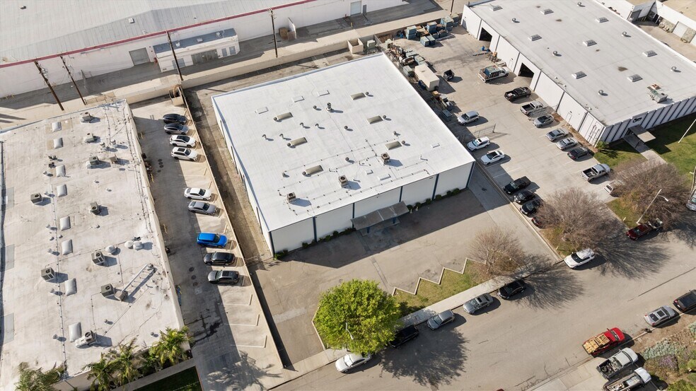 More Photos Of 6951 Oran Cir, Buena Park Warehouse For Lease