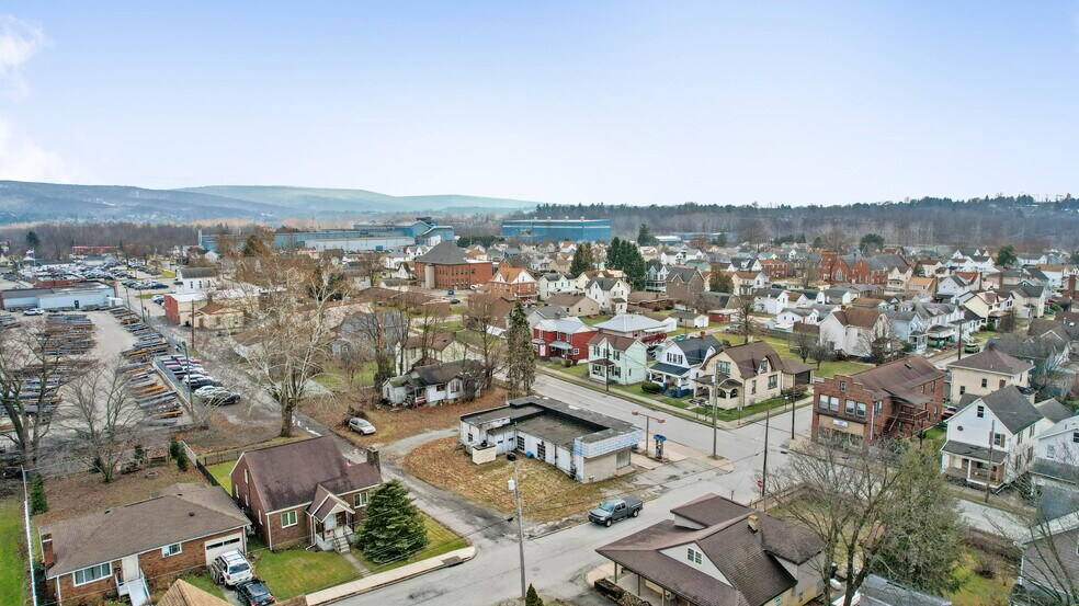 More Photos Of 2400 Ligonier St, Latrobe Auto Repair For Sale