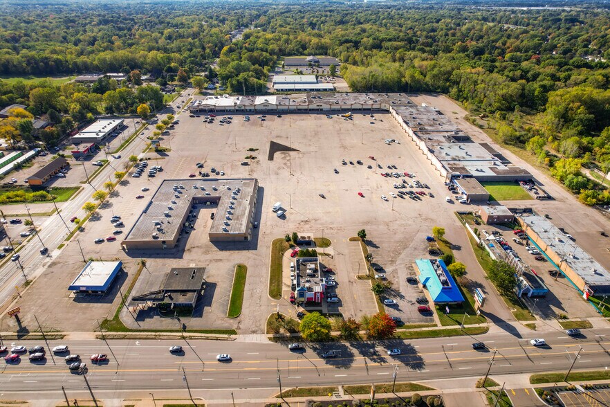 More Photos Of 3222 S Martin Luther King Jr Blvd, Lansing Unknown For Lease