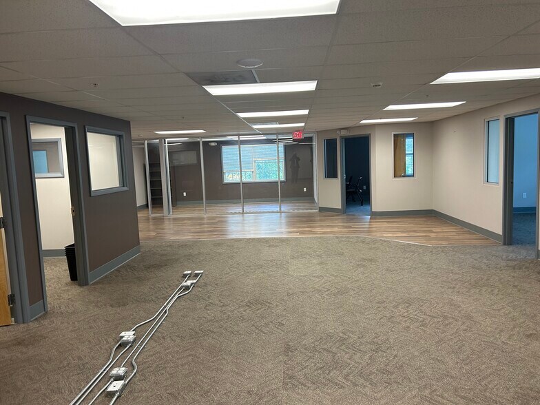 More Photos Of 375 Bay Rd, Queensbury Medical For Lease