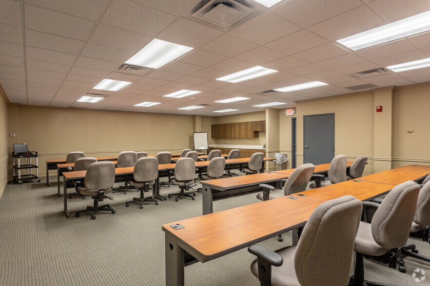 More Photos Of 4031 Colonel Glenn Hwy, Dayton Office For Sale