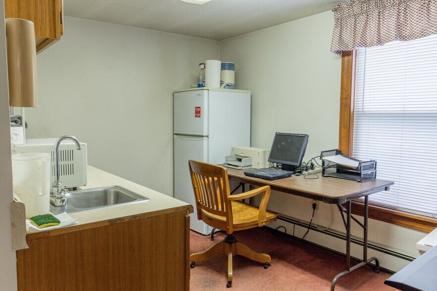 More Photos Of 1385 Congress St, Portland Office For Sale
