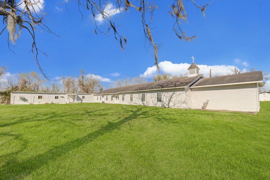 More Photos Of 3922 County Road 353, Brazoria Religious Facility For Sale