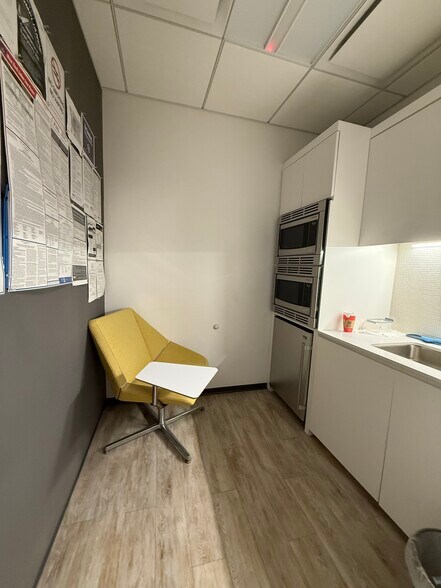 More Photos Of 314 Brighton Beach Ave, Brooklyn Storefront Retail Office For Lease