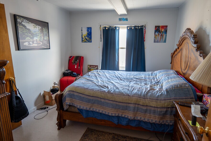 More Photos Of 4 Market Sq, Houlton Office For Sale