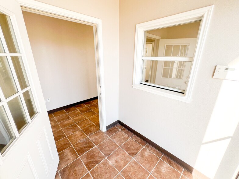 More Photos Of 12620 W County Road 133, Odessa Warehouse For Lease