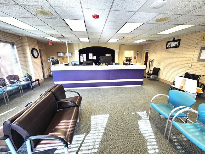 More Photos Of 729 N Custer Ave, Grand Island Medical For Sale