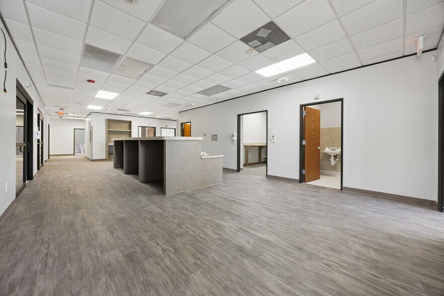 More Photos Of 2710 Western Center Blvd, Fort Worth Medical For Sale
