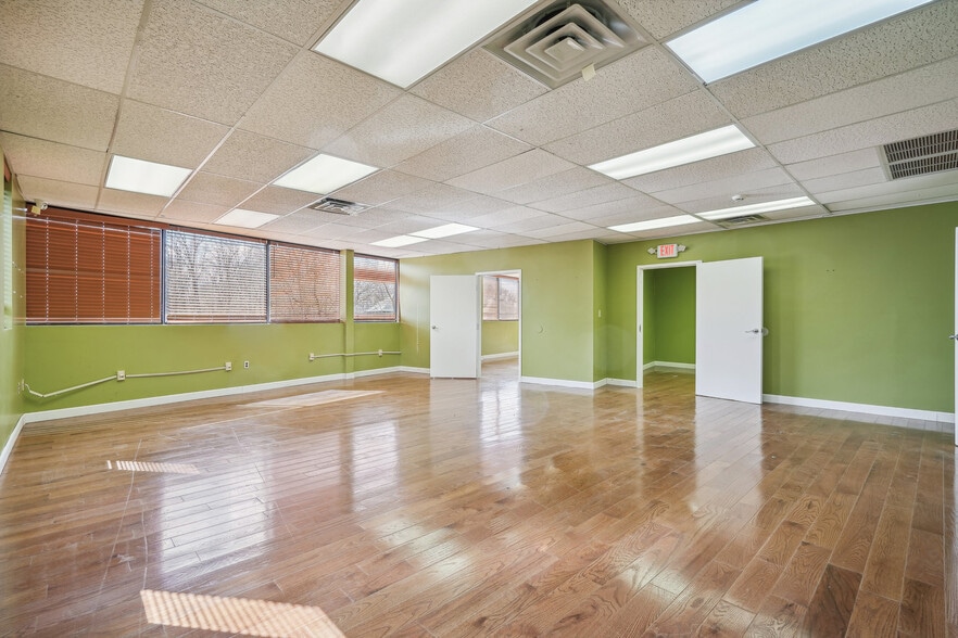 More Photos Of 200 South St, New Providence Medical For Sale