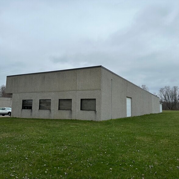 More Photos Of 2899 Industrial Park Dr, Austinburg Manufacturing For Sale
