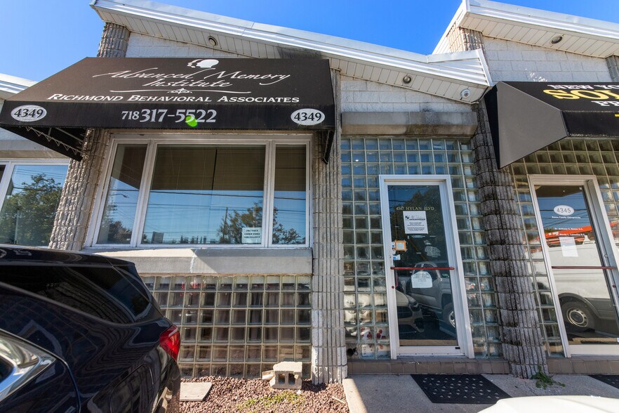 More Photos Of 4347-4349 Hylan Blvd, Staten Island Office For Lease