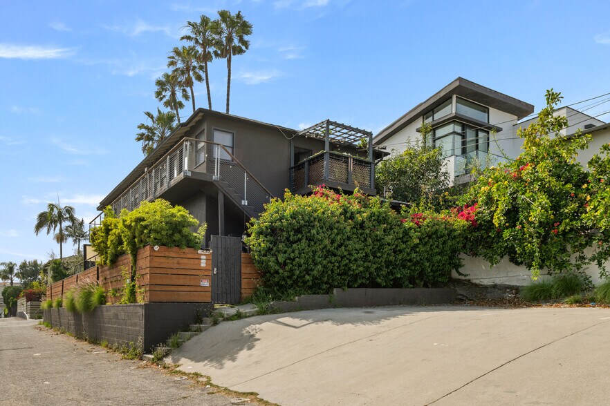 More Photos Of 250 3rd Ave, Venice Apartments For Sale