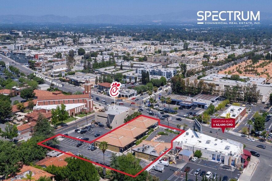 More Photos Of 17648-17656 Ventura Blvd, Encino Unknown For Lease