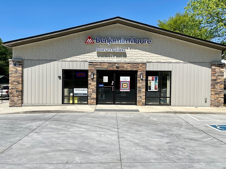 Primary Photo Of 10102 Main St, Woodstock General Retail For Sale