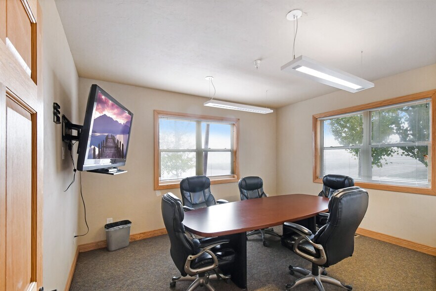 More Photos Of 299 Prairie Dr, Stanley Office For Sale