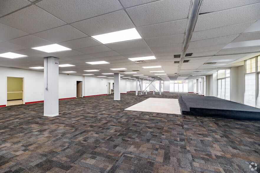 More Photos Of 6230-6360 Busch Blvd, Columbus Unknown For Lease