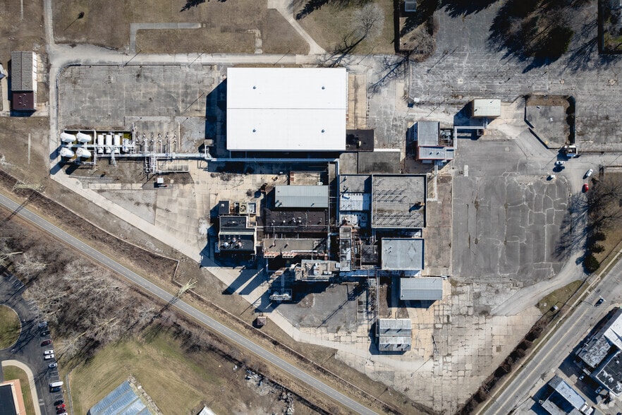 More Photos Of 1930 Tremainsville Rd, Toledo Manufacturing For Sale