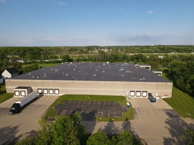 More Photos Of 100 Centre Dr, Orchard Park Warehouse For Lease