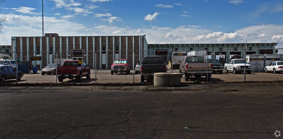 More Photos Of 5871 Broadway St, Denver Truck Terminal For Lease