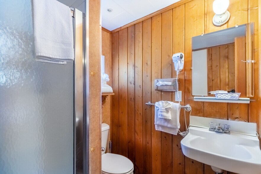 More Photos Of 221 Byers Ave, Hot Sulphur Springs Hotel For Sale