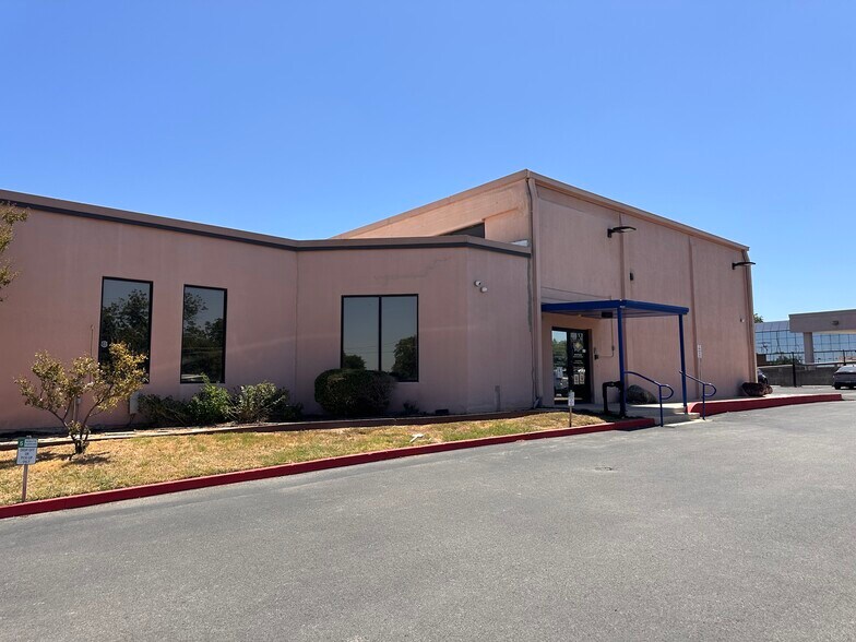 More Photos Of 4205 San Pedro Ave, San Antonio Schools For Lease