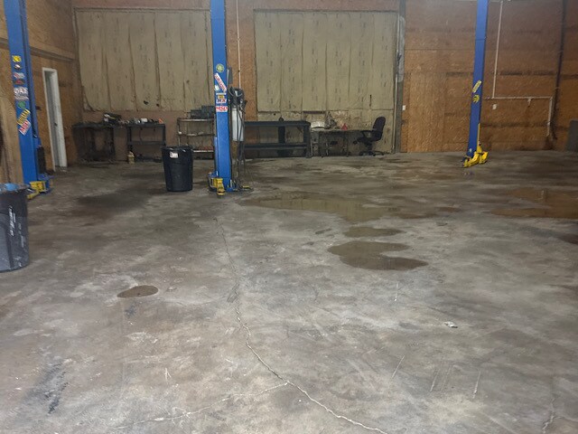 More Photos Of 14345 Bledsoe Rd, Athens Flex For Sale