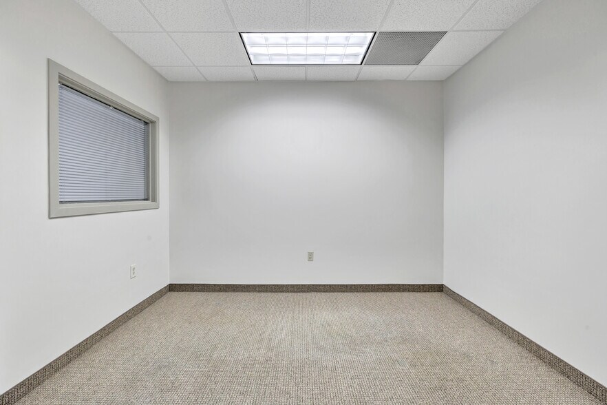 More Photos Of 1449 Old Waterbury Rd, Southbury Office For Sale