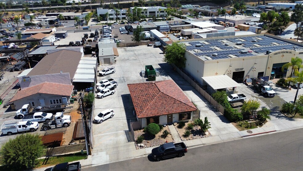 More Photos Of 10540 Kenney St, Santee Warehouse For Lease
