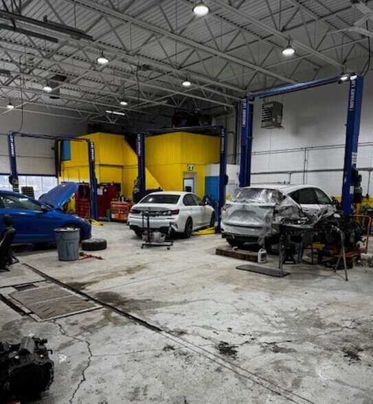 More Photos Of 1814 17th Ave SE, Calgary Manufacturing For Sale