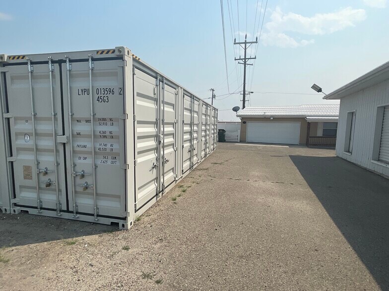 More Photos Of 482 SE 1st Ave, Ontario Self Storage For Sale