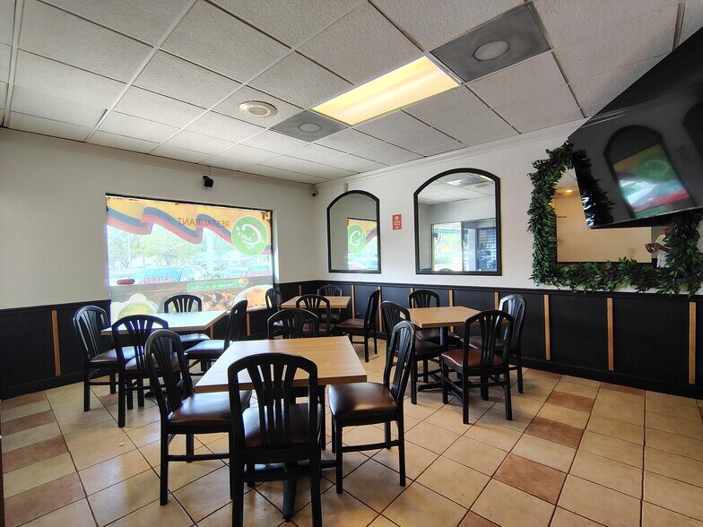 More Photos Of 8031-8041 W Sample Rd, Coral Springs Storefront For Lease
