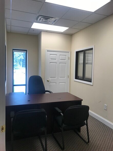 More Photos Of 1459B Field Park Cir, Marietta Flex For Lease