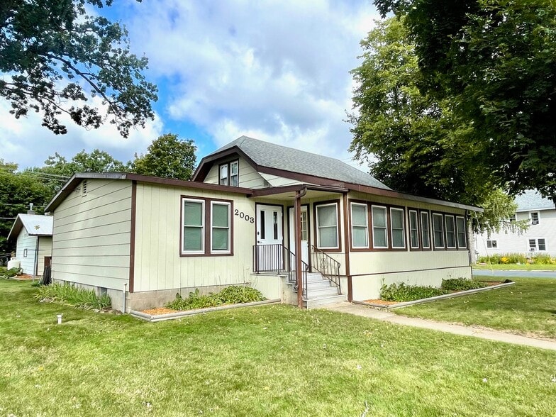 Primary Photo Of 2003 Broadway St S, Menomonie Storefront Retail Residential For Sale