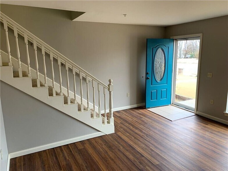 More Photos Of 108-118 E Blake St, Hinton Apartments For Sale