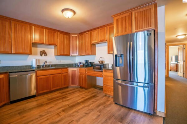 More Photos Of 51 Lakeshore Dr, Sagle Hotel For Sale